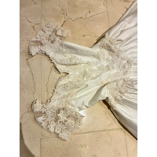 Wedding Dress UK Size 12 Jasmine Bridal Vintage Full satin skirt in cathedral length train COLLECTION DUBLIN 18