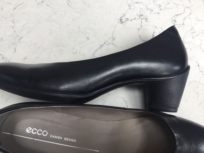 Ecco Black Court Shoes Size 41