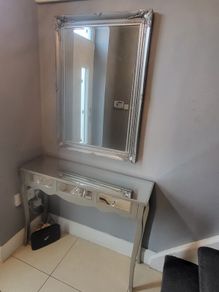 mirror & table