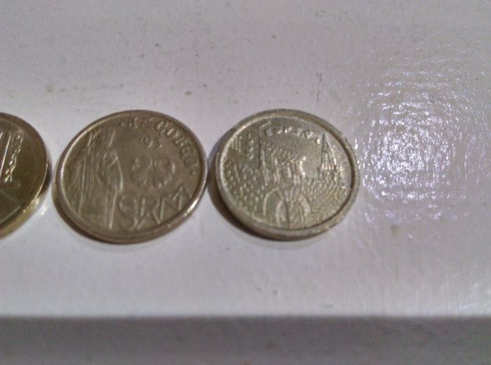 5 Pesetas x 3 Different coin
