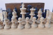 Vintage Wood  Chess Pieces In Box 70s vintage in very good condition