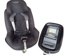Maxi Cosi Pearl car seat and family isofix base