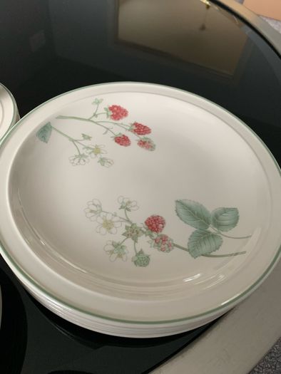 Wedgwood raspberry cane vintage set