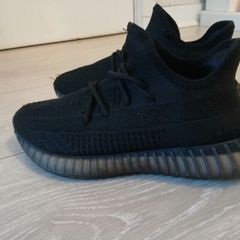 yeezy boost trainers size 7.5 uk.  41