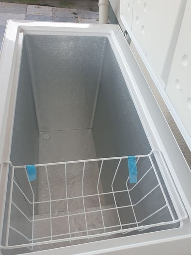 Chest freezer