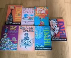9 Roald Dahl books each for 3 euro all for 15 euro