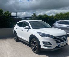 2019 White Hyundai Tucson