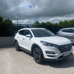 2019 White Hyundai Tucson