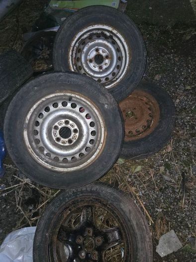 transit connect wheels and tyres for sale good tyres and have hubcaps i have ford focus wheels aswell 16inch 100e also