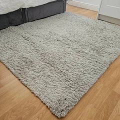 Free grey rug