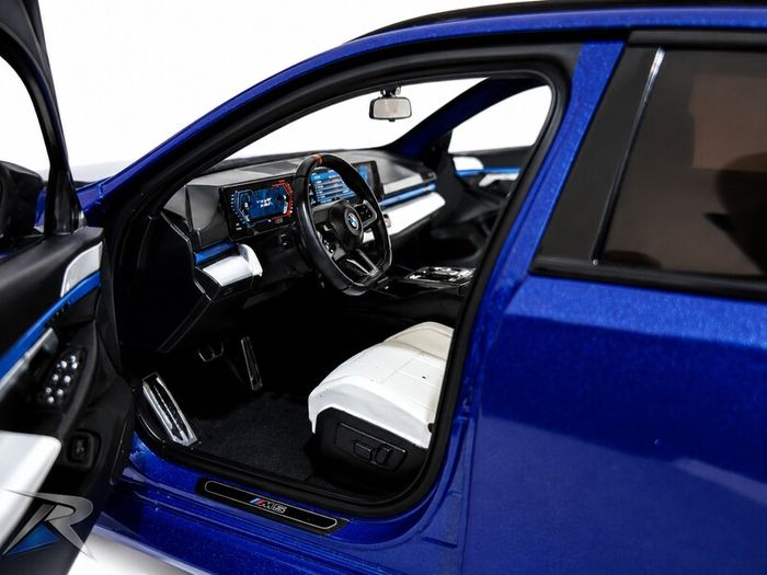 1:18 BMW M5 Touring (G99)