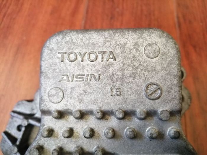 Toyota Prius electric water pump
