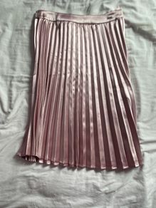 Ladies Skirt Guess size 8