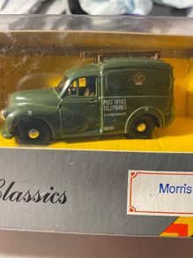 Corgi Morris Minor van  1986