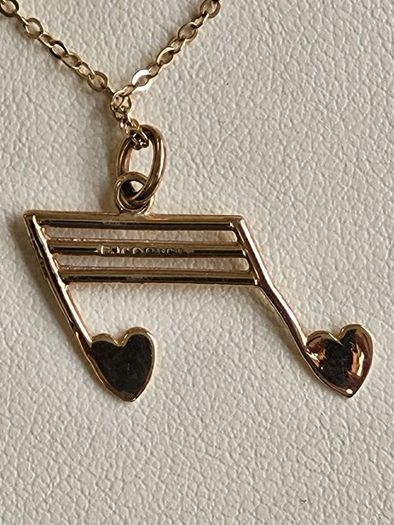 9 carat gold necklace