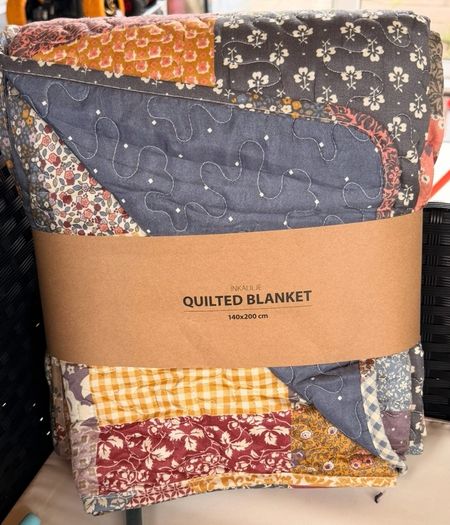 Quilted floral summer blanket