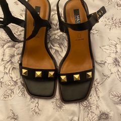 Sandles