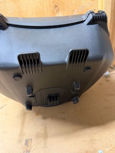yamaha top box 39 l see reflector cracked