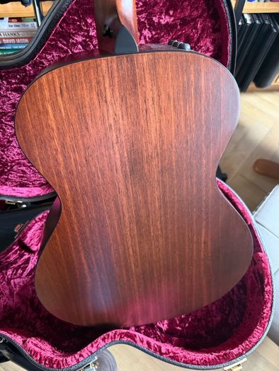 Taylor 322e All Mahogany