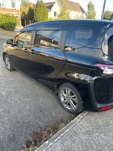 Toyota Sienta 2017