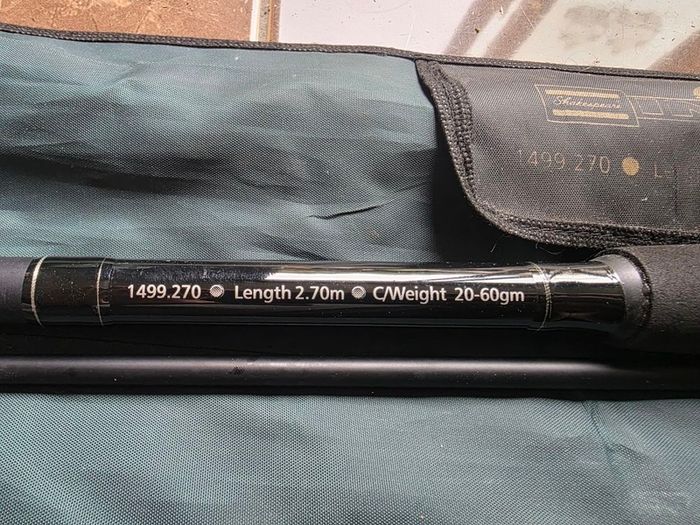 Shakespeare Spinning Rod / 9ft, 20-60g / Like New, Unused + free fishing net