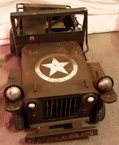 Nice metal rustic looking jeep