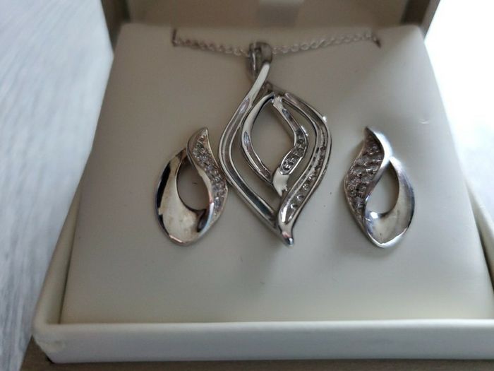 FIELDS silver necklaces and earrings