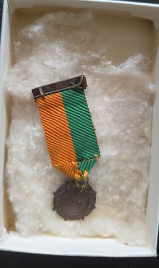 Pair of miniature medals ( 1916 Easter Rising and War of Independence With Comrac bar ) for sale