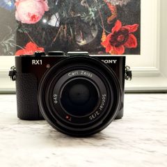 Sony RX1 full frame compact camera. 35mm Zeiss F2, original box