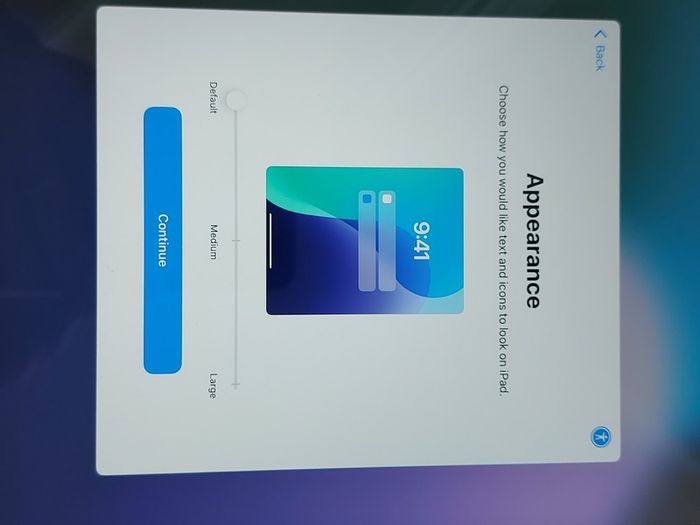 Apple Ipad 7th Generation, 32 GB, in very good cosmetic condition, Activation Locked to previous owner