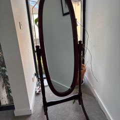 free-standing mirror