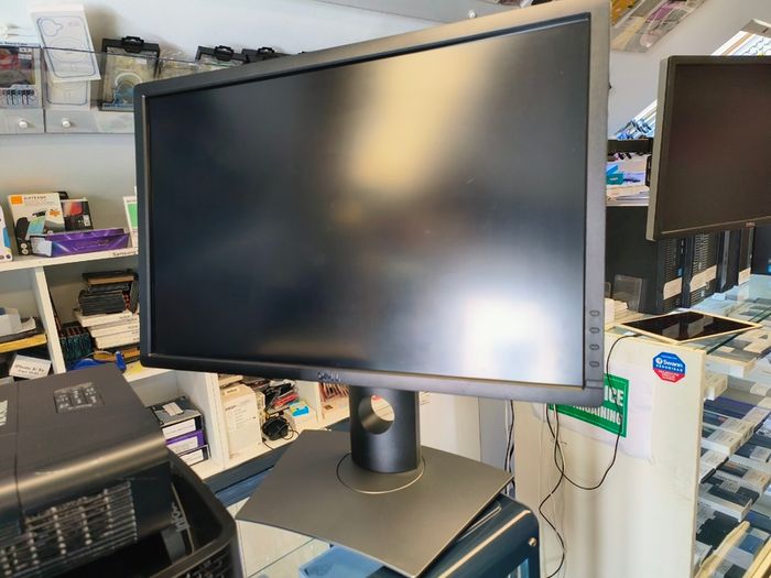 Dell UltraSharp U2412MB 24 inch Full HD+ Screen TFT Monitor 1920x1200/ Used
