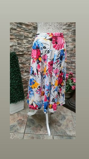 Vintage 80s 90s  floral Midi skirt size small