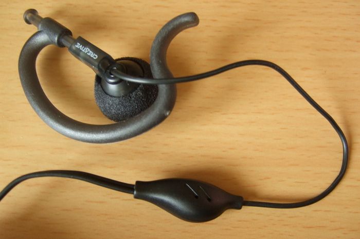 Creative's Corded Earpiece with microphone BRAND NEW!