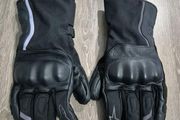Motorcycle gloves