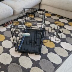Dog crate, double door, 22 inch