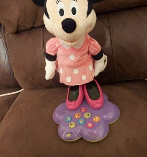 Minnie Mouse Storyteller (Pr 183)  2