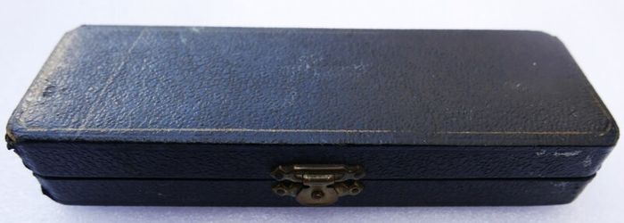 Vintage silver-plated  1847 Rogers Bros in Vintage Case