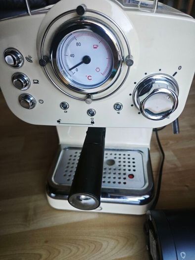 coffe machine and coffe grinder