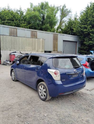 Breaking Toyota verso 2016 1.6 diesel