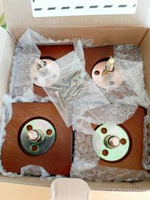 Wooden risers (set of 4) BNIB