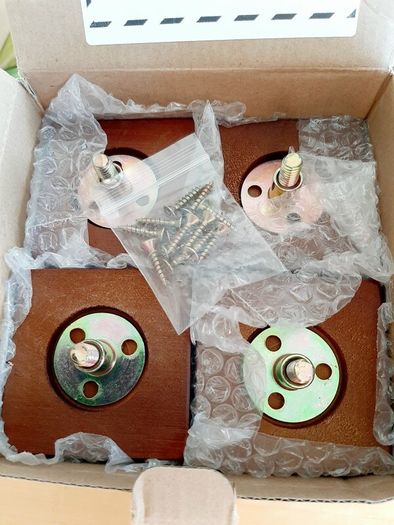 Wooden risers (set of 4) BNIB