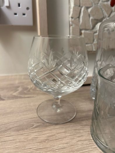 whiskey decanter & 4 tumblers