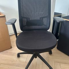Ergonomic office chair