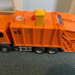 Bruder Bin Truck