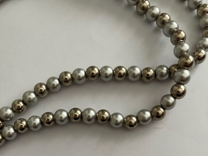pearl necklace