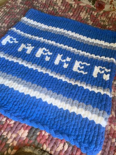Custom Handmade Chunky Knit Blankets Available