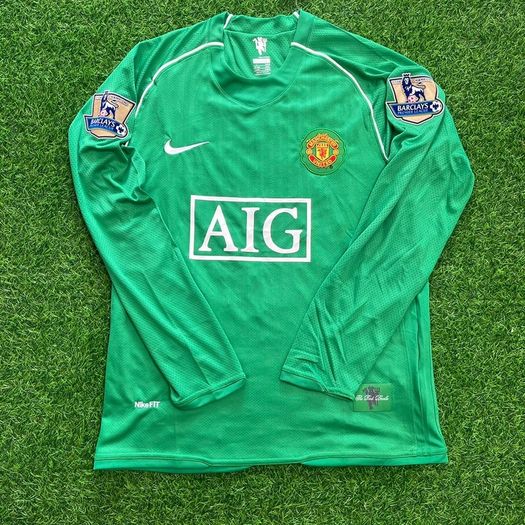 Man Utd (retro/van Der Sar 1 ) Jersey, Size XL .