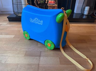 Trunki Pink Suitcase for kids