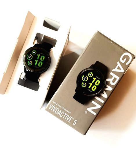 Garmin Vivoactive 5 smart watch